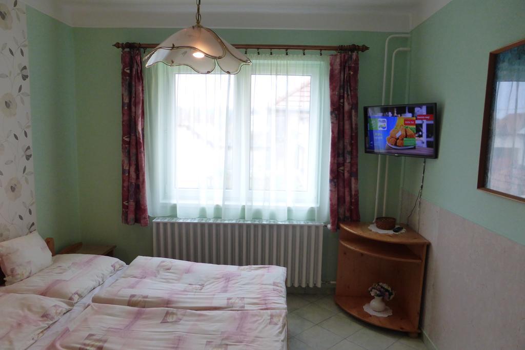 Napfeny Apartman Es Vendeghaz Egerszalók Exteriör bild