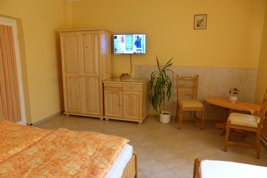 Napfeny Apartman Es Vendeghaz Egerszalók Exteriör bild