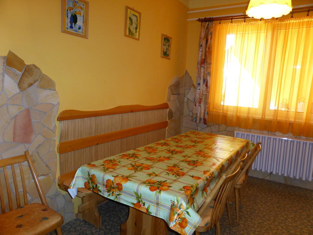 Napfeny Apartman Es Vendeghaz Egerszalók Exteriör bild