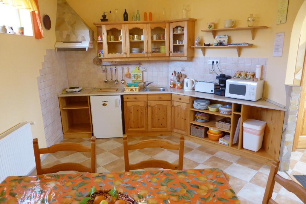 Napfeny Apartman Es Vendeghaz Egerszalók Rum bild